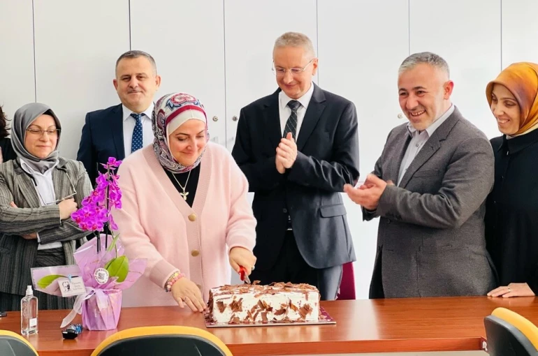 AK Parti öğretmenleri unutmadı