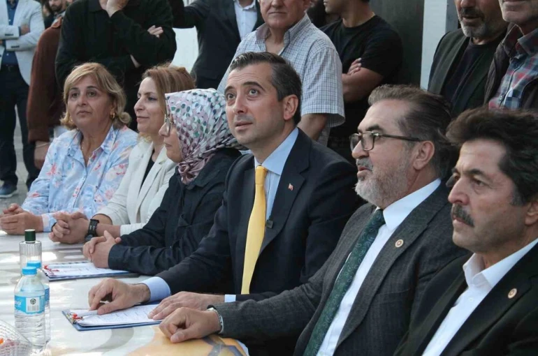 AK Parti Şişli İlçe Başkanı Serkan Polat, Feriköy Spor Kulübü’nü ziyaret etti