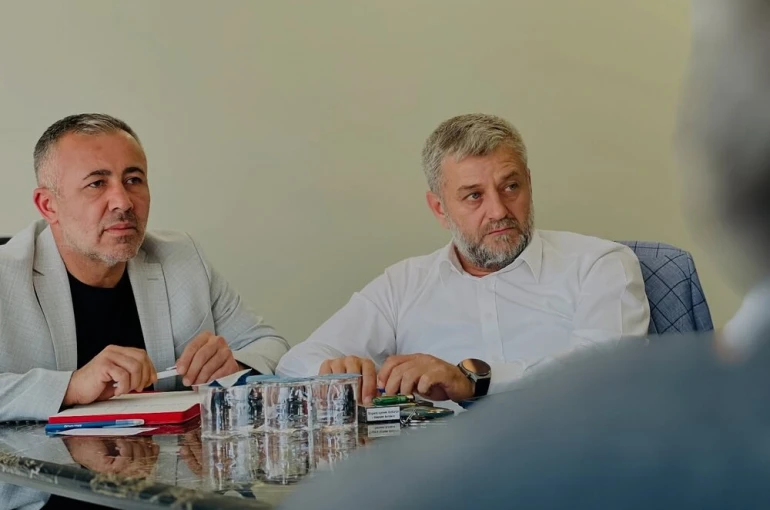 AK Parti’de yatırımlar ve projeler masaya yatırıldı