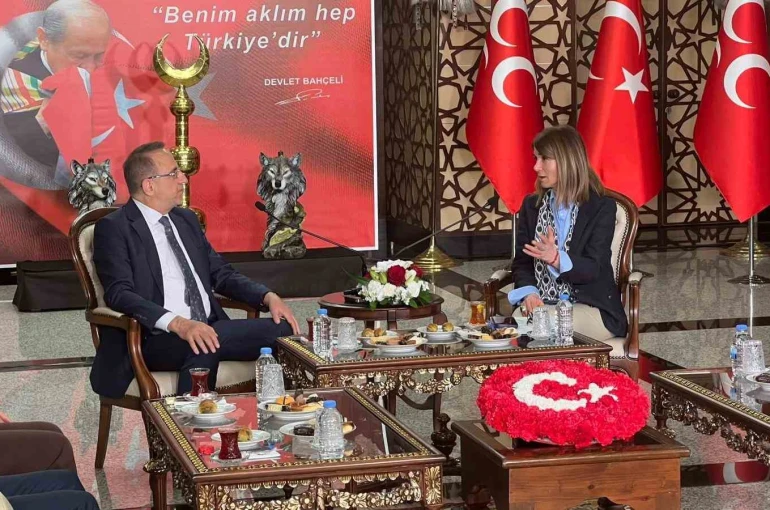 AK Parti’den, MHP’ye bayram ziyareti 