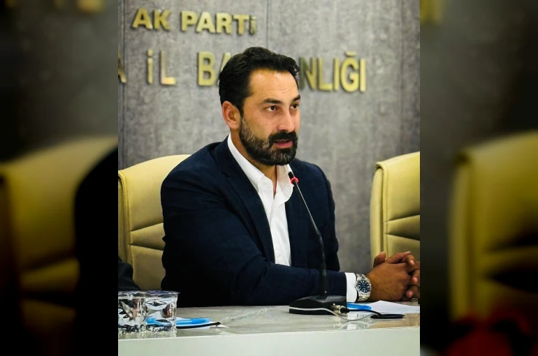 AK Parti’li Mücahit Arınç’tan CHP İl Başkanı Özalper’e tebrik