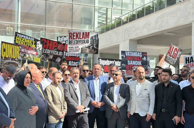 AK Partili Şimşek’ten Tepebaşı Meclisi tepkisi: "Mecliste mikrofon kapatarak gerçeklerin üzerini örtemezsiniz"