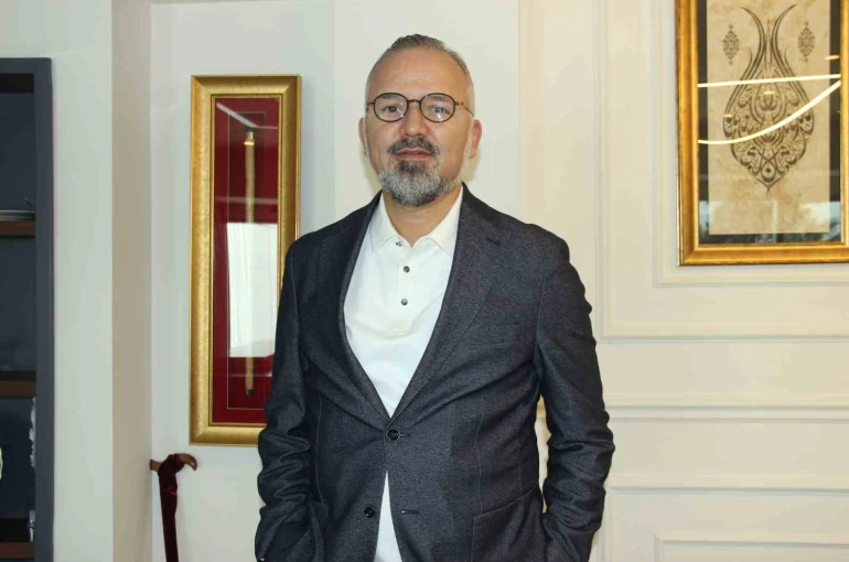 AK Partili Yıldız’dan İzmir Şehir Tiyatroları eleştirisi: "Bir oyuna 4 milyon lirayı aşan harcama yapıldı"