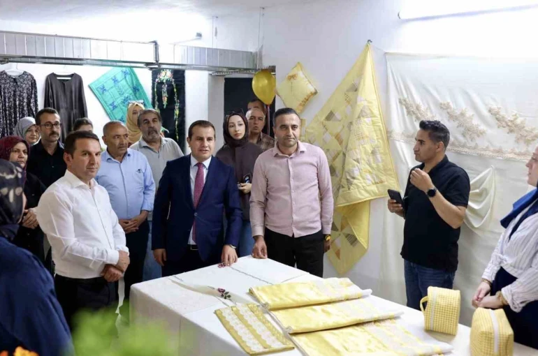 Akçadağ’da hayat boyu öğrenme sergisi açıldı