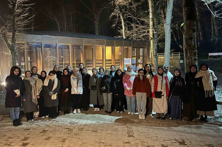 Akçakocalı gençlere sahur sürprizi
