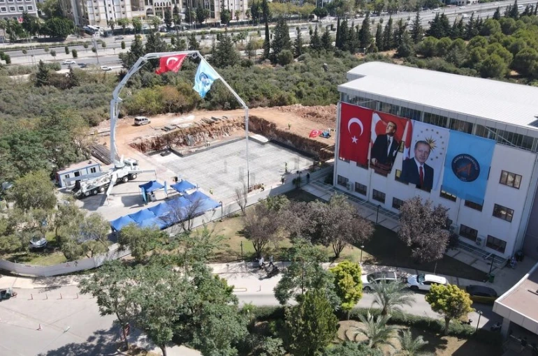 Akdeniz Üniversitesi Hastanesi Nöroloji Polikliniği yeni binasının temeli atıldı