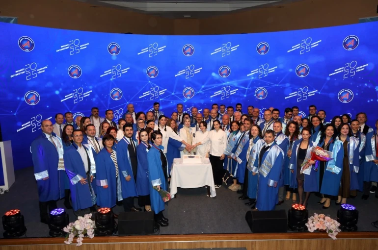 Akdeniz Üniversitesi’nde akademik tören gururu 