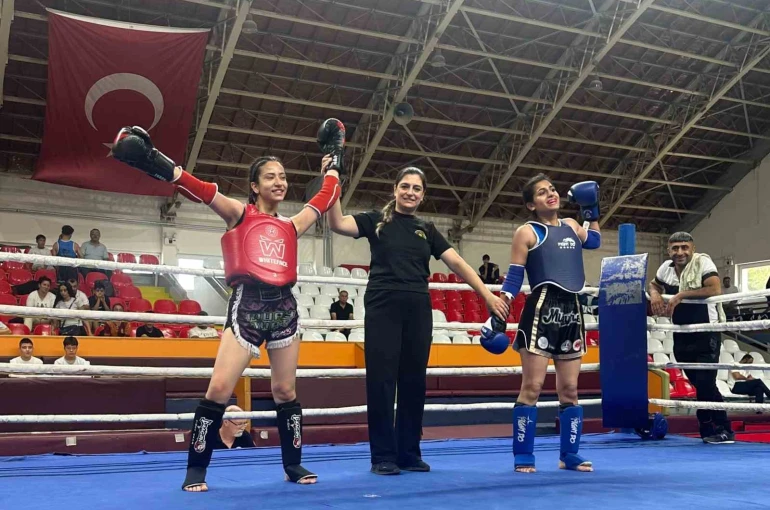 Akhisar’da 6 ilden 200 sporcu ringe çıktı, şampiyon Manisa oldu