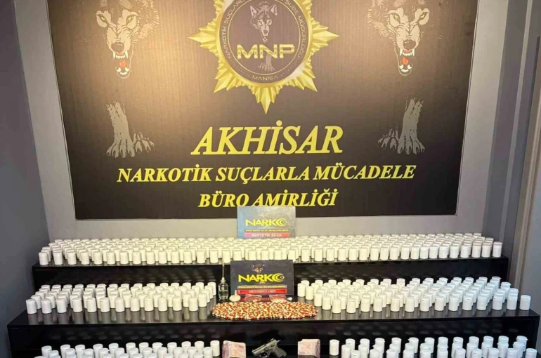 Akhisar’da uyuşturucu operasyonunda 2 şüpheli tutuklandı