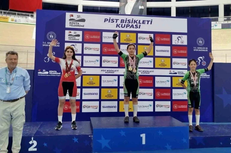 Akhisarlı pedallar Konya’da 3 günde 5 madalya kazandı