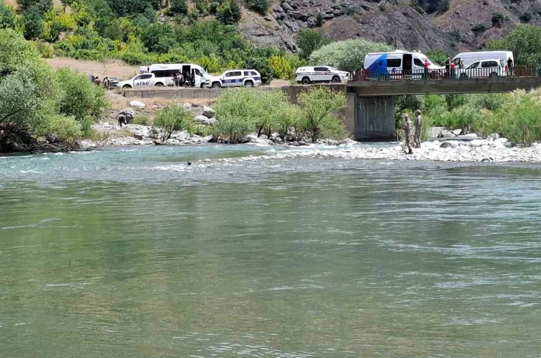 Akıntıya kapılan şahıs için arama çalışmaları sürüyor