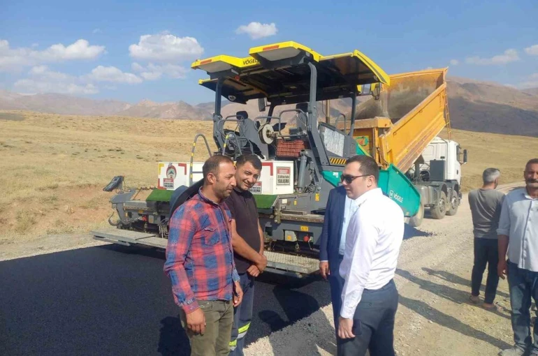 Akkuş ve Çetintaş yolu asfaltlanıyor
