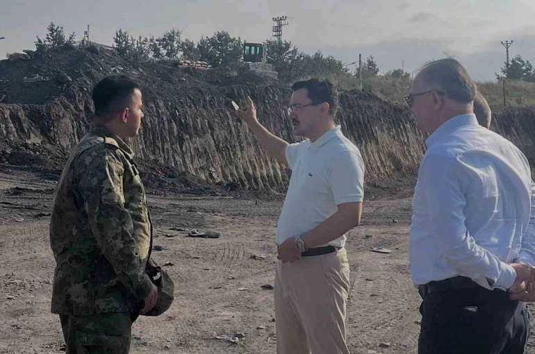 Akyaka Kaymakamı Demirtaş, Ermenistan sınırındaki demiryolu yenileme çalışmalarını yerinde inceledi