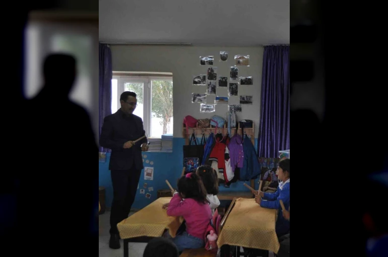 Akyaka Kaymakamı Demirtaş, okul ziyaretlerini sürdürüyor