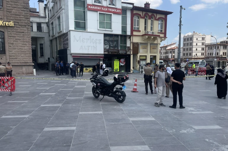 Alacak verecek meselesi sebebiyle vurulan kuyumcu hayatını kaybetti