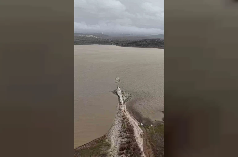 Alaçatı Kutlu Aktaş Barajı’nda su seviyesi yükseliyor