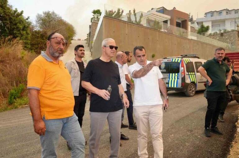 Alanya Belediye Başkanı Özçelik: "Yangında insan kaybımızın olmaması sevindirici"