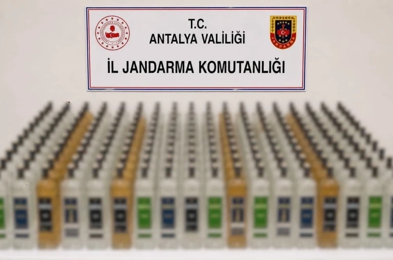 Alanya ve Manavgat’ta kaçak içki operasyonu: 208 litre ele geçirildi