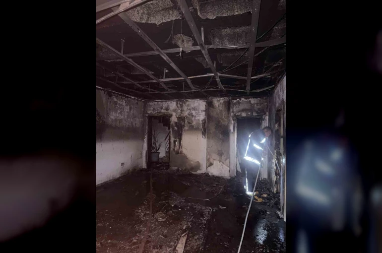 Alanya’da 5 katlı sitenin sauna ve hamam kısmında çıkan yangın büyümeden söndürüldü