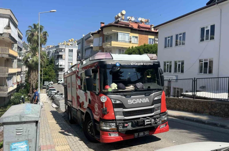 Alanya’da apartman dairesinde çıkan yangın korkuttu