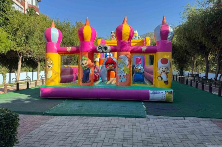 Alanya’da balon park yenilenerek hizmete sunuldu