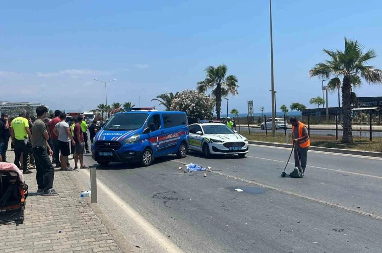 Alanya’da kamyonet ile çarpışan motosikletin genç sürücü hayatını kaybetti