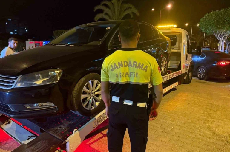 Alanya’da korsan taşımacılık yapan 8 araca 835 bin TL ceza