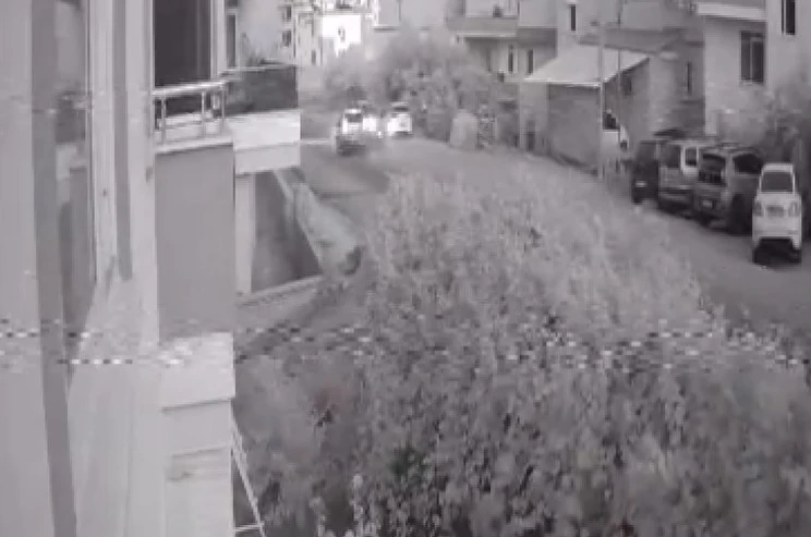 Alanya’da otomobil ile kamyonet çarpıştı: 2 yaralı