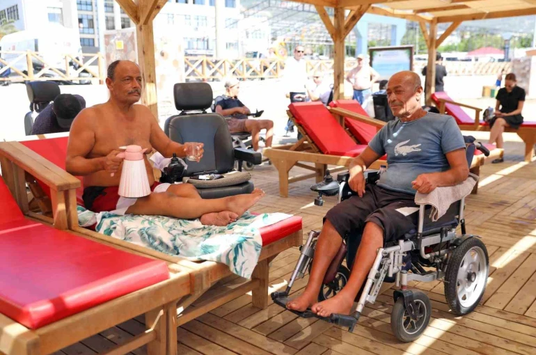 Alanya’da vatandaşların gözdesi halk plajları