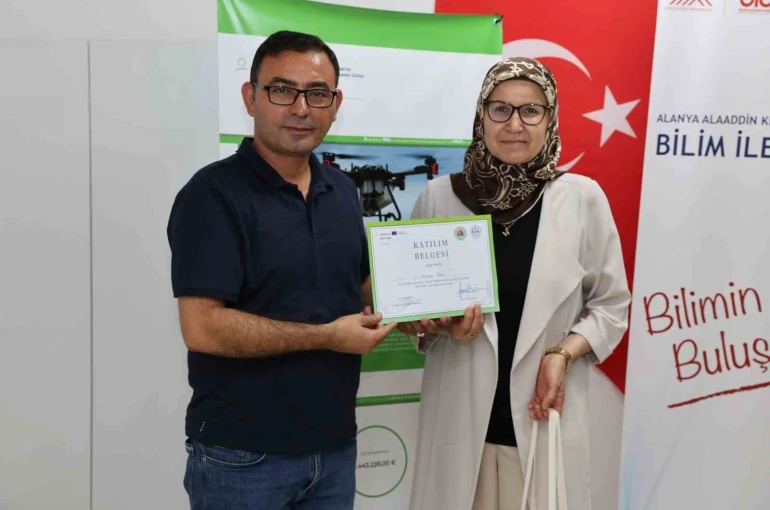Alanyalı çiftçilere tarımın geleceği anlatıldı