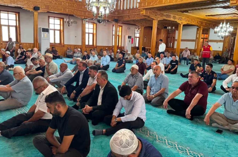 Alaplı’da 15 Temmuz şehitleri için mevlit okutuldu