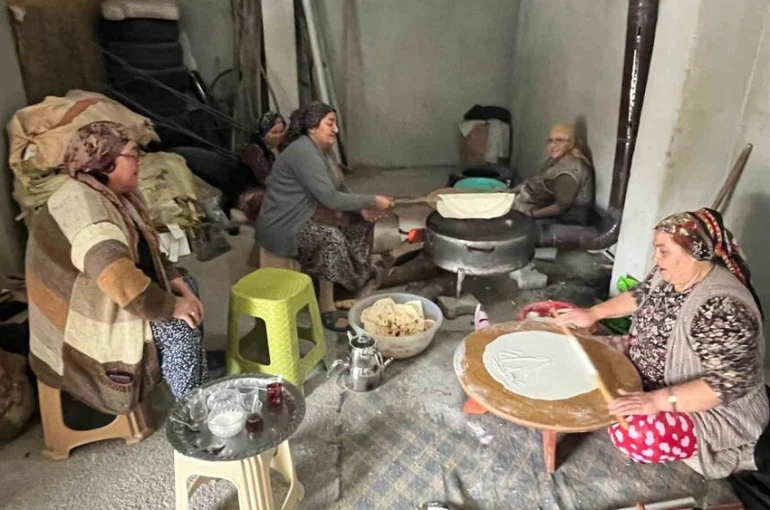 Alaplı’da 500 yıllık yufka ekmek geleneği sürdürülüyor