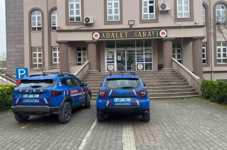 Alaplı’da uyuşturucu operasyonunda 7 kök kenevir ve esrar ele geçirildi