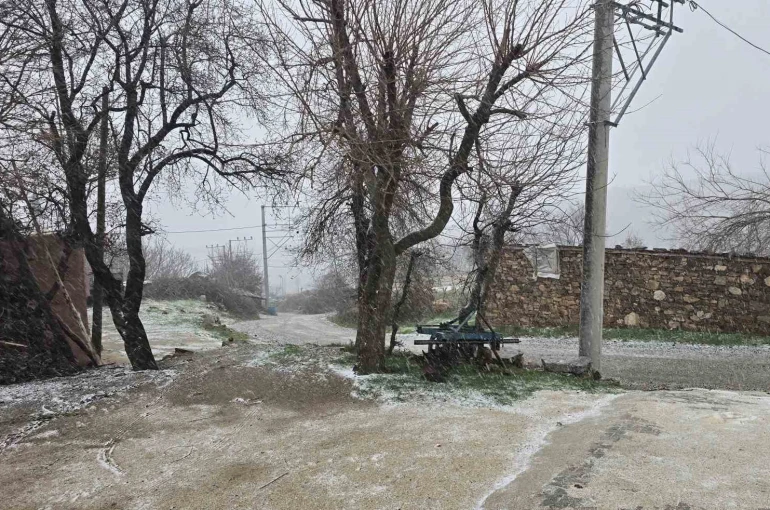 Alaşehir’de bir günde 4 mevsim yaşandı