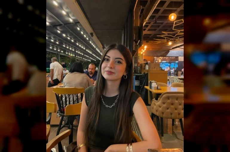 Alev alan otomobilde hayatını kaybeden 25 yaşındaki doktor son yolculuğuna uğurlandı