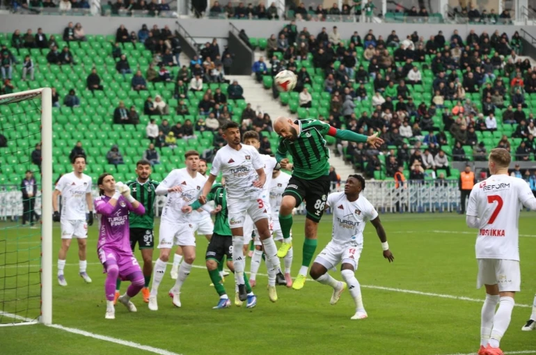 Aliağa FK, Burak Bekaroğlu ile ilgileniyor