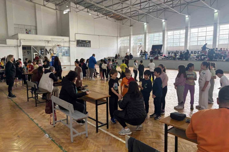 Aliağa’da bin 120 öğrenci sportif yetenek yaramasından geçti