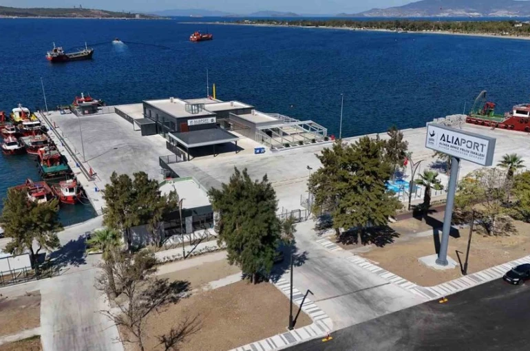 Aliağa’yı Ege adaları ile birbirine bağlayacak olan Aliaport Deniz Yolcu İskelesi hizmete hazır