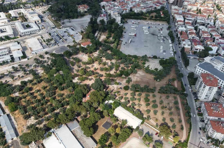 Aliberti Köşkü kent parkına dönüşüyor