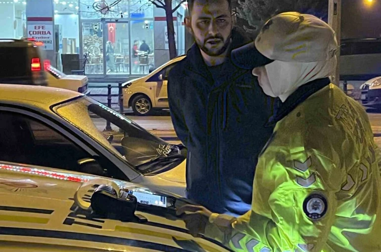 Alkolden ehliyetini kaptıran sürücü, yolu 15 kilometre uzatsa da kurtulamadı