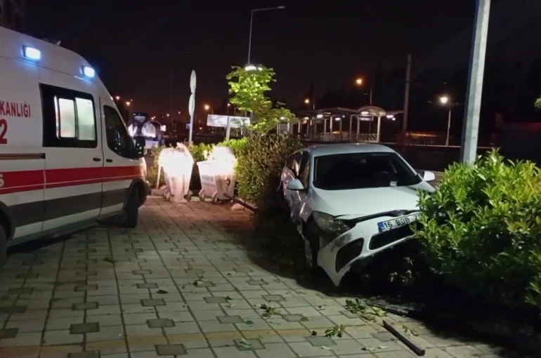 Alkollü sürücü kazaya neden oldu, araçlar hurdaya döndü