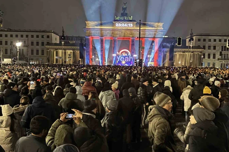Almanya yeni yıla yoğun güvenlik önlemleri altında girdi