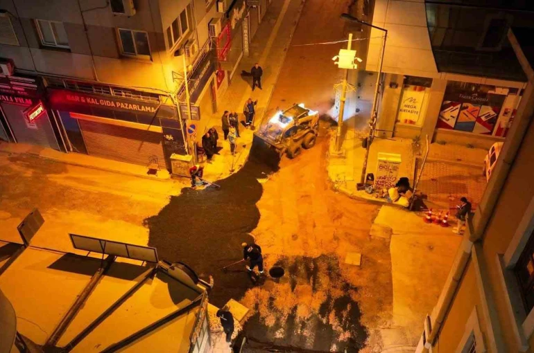 Alsancak’ta altyapısı tamamlanan sokaklar asfaltlanıyor