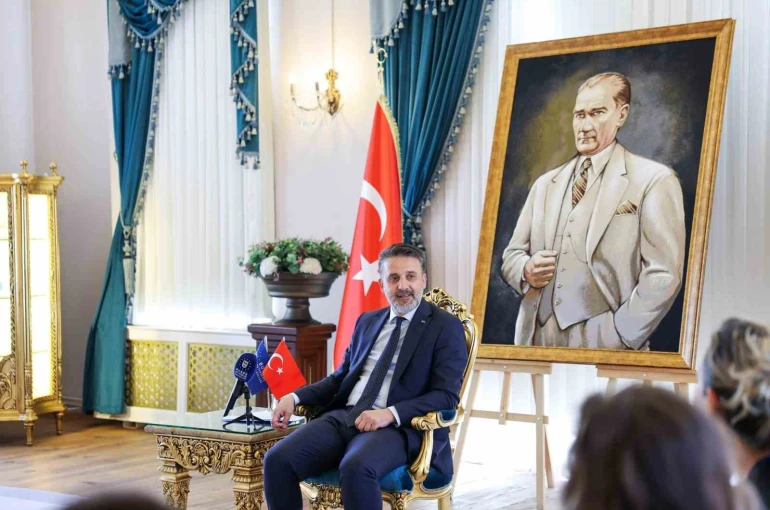 Altın Karagöz ekiplerinden Başkan Vekili Biba’ya ziyaret
