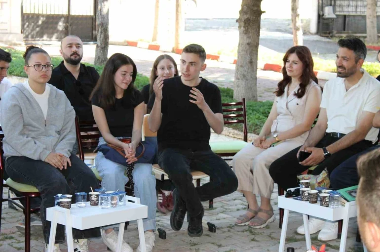 Altıntaş’ta kitap söyleşisi