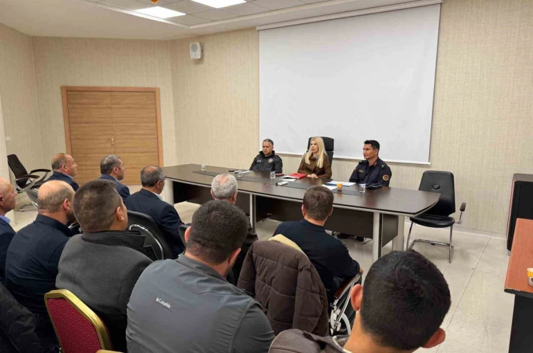 Altıntaş’ta muhtarlar toplantısı gerçekleştirildi