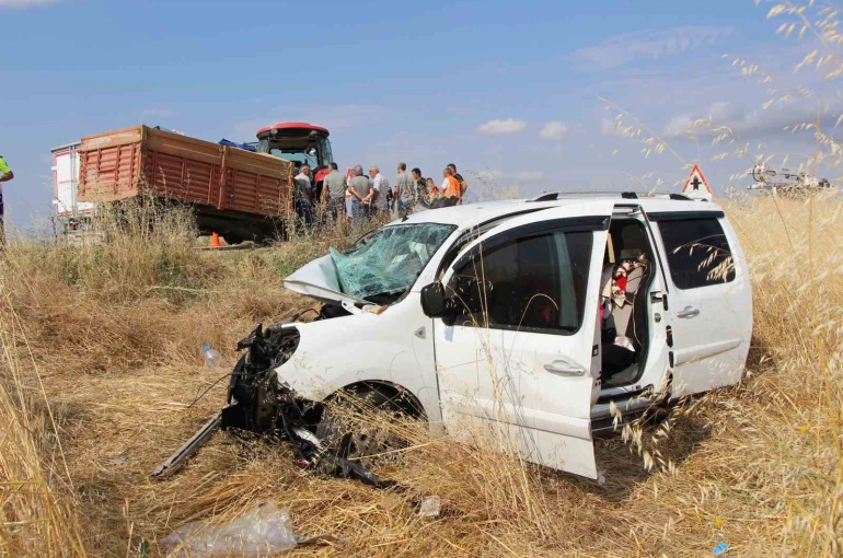 Amasya’da cenaze dönüşü aile faciası: Aynı aileden 3 kişi kazada hayatını kaybetti