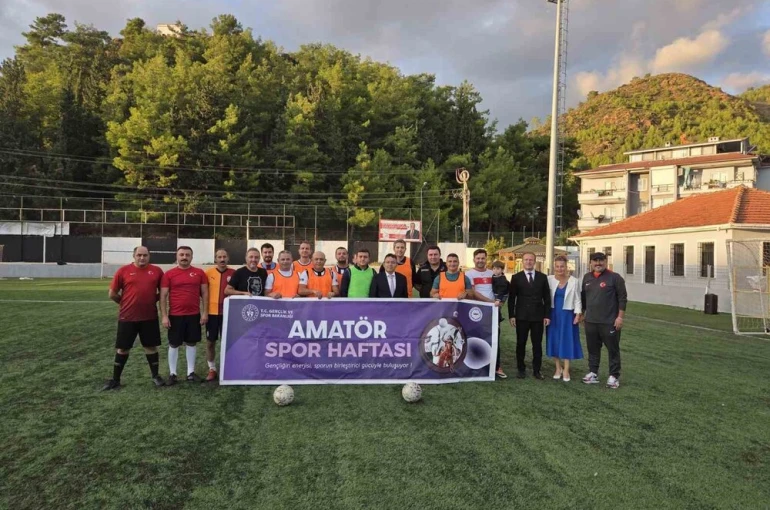 Amatör spor haftasında Marmaris’te dostluk maçı