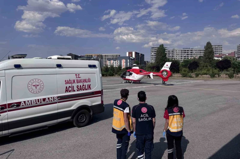 Ambulans helikopter beyin kanaması geçiren hasta için havalandı