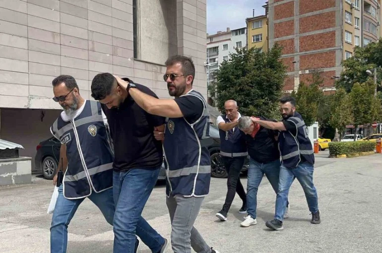 Ambulans kovalayan baba-oğul tutuklandı